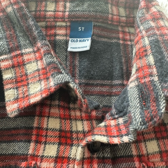 Old Navy Long-Sleeve Plaid Pocket Shirt -Toddler Boys 5T - Picture 4 of 4